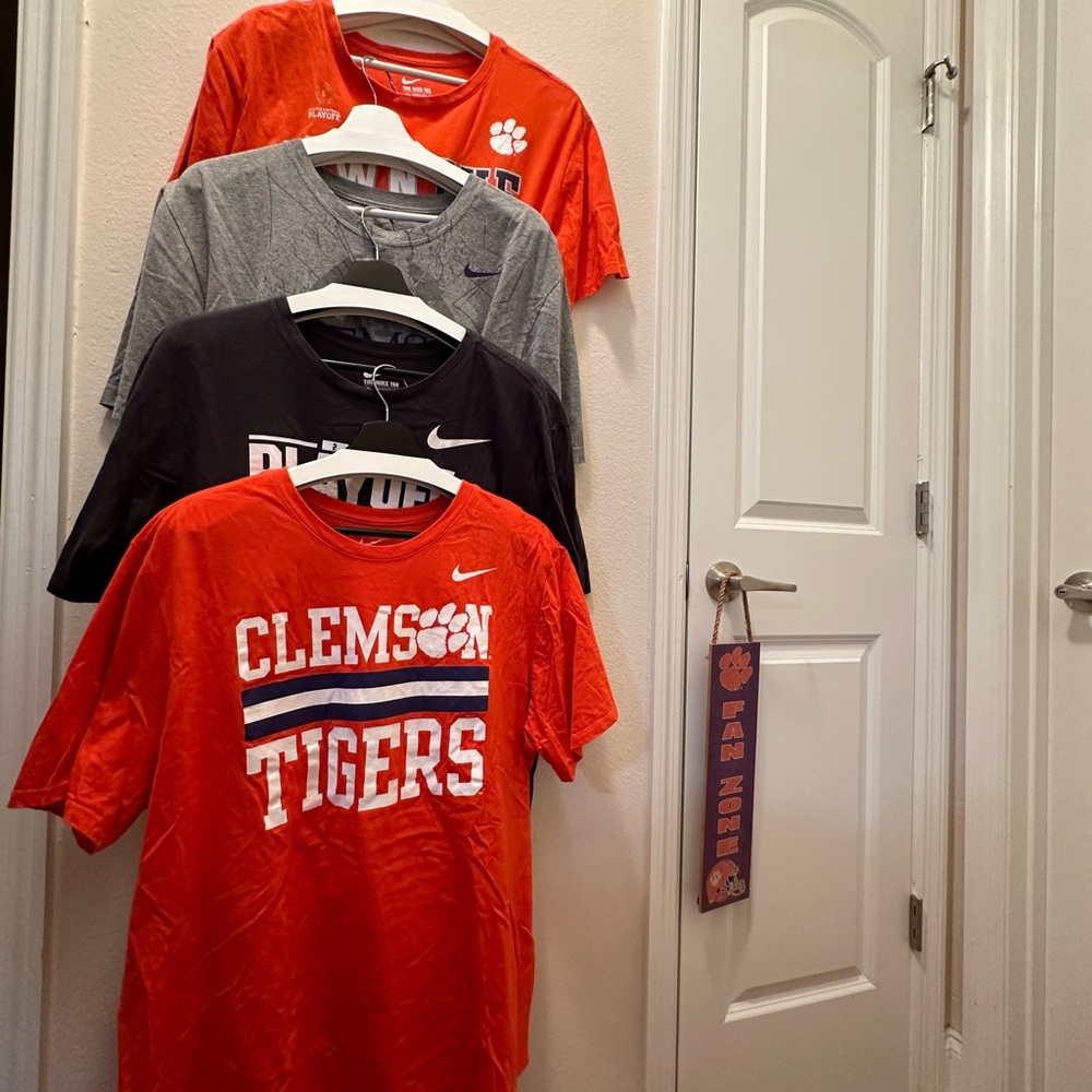Bundle of 4… Nike Clemson T-Shirts. All XXL (CT0022)